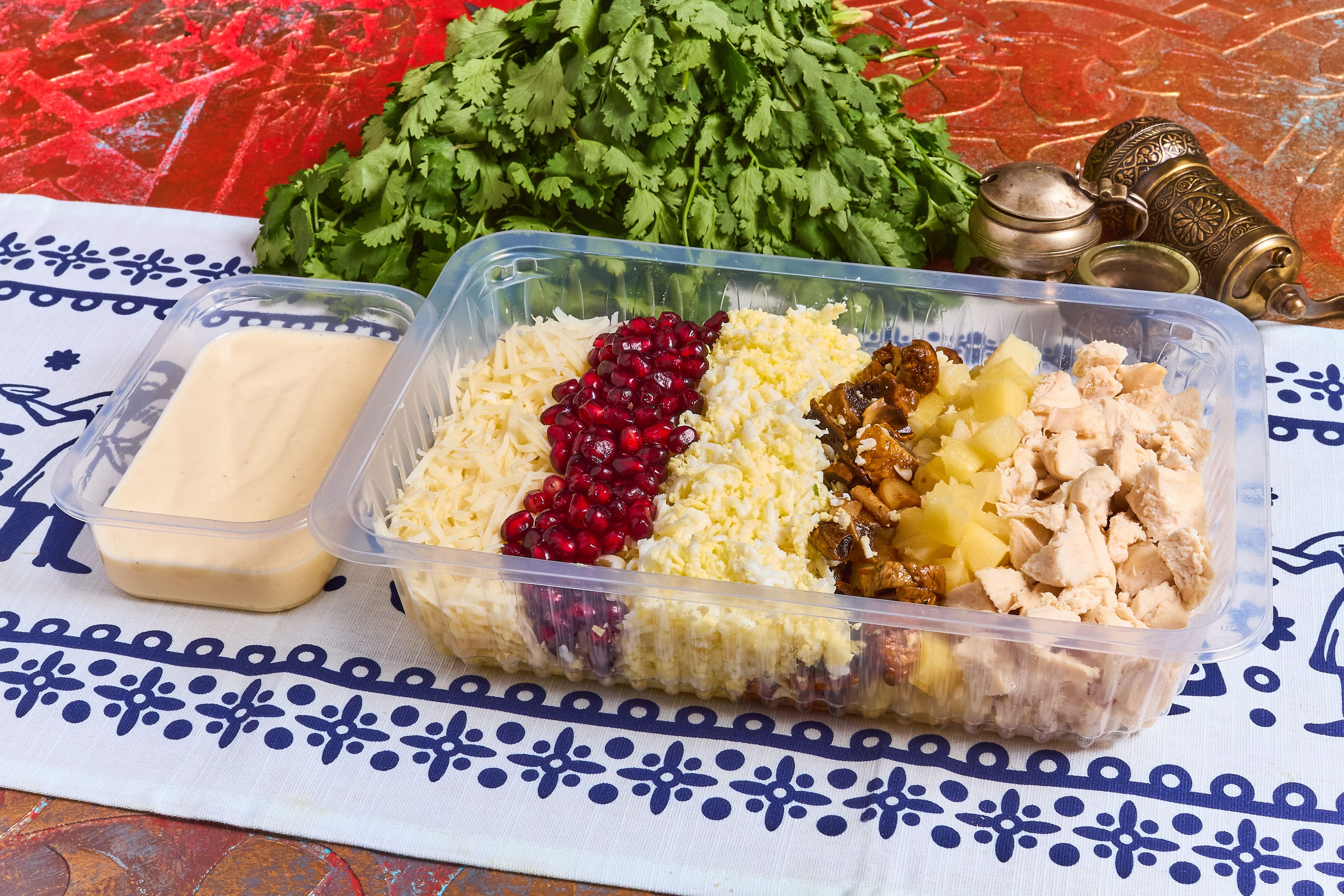 Куриный с ананасом и гранатом