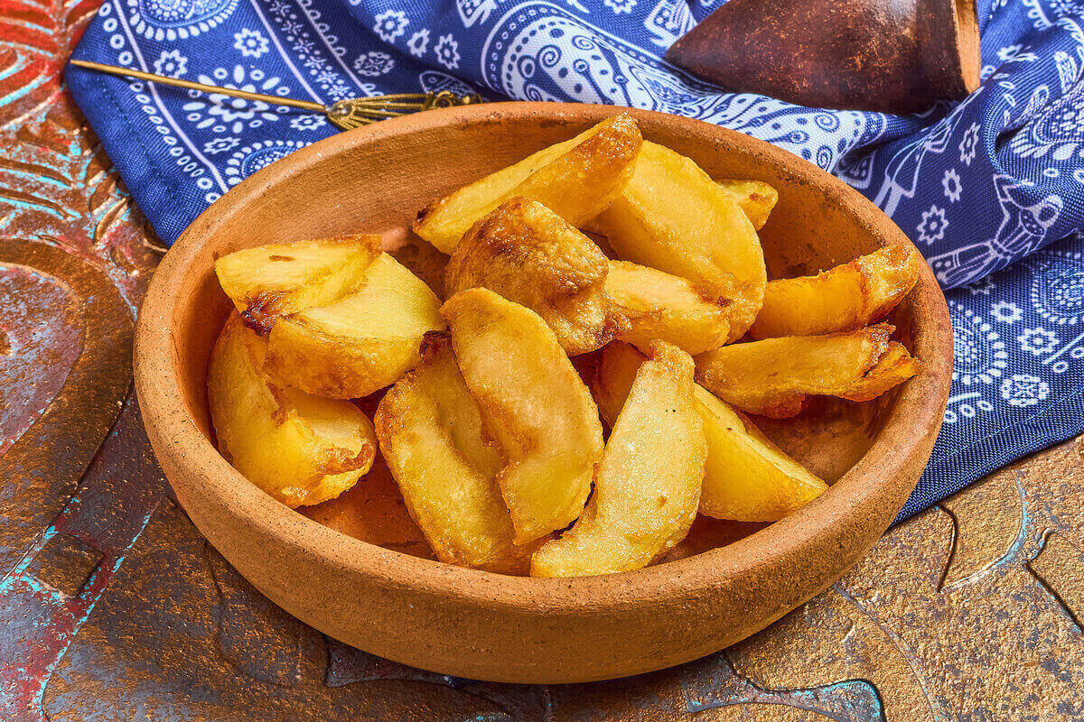 Дольки из печеного картофеля