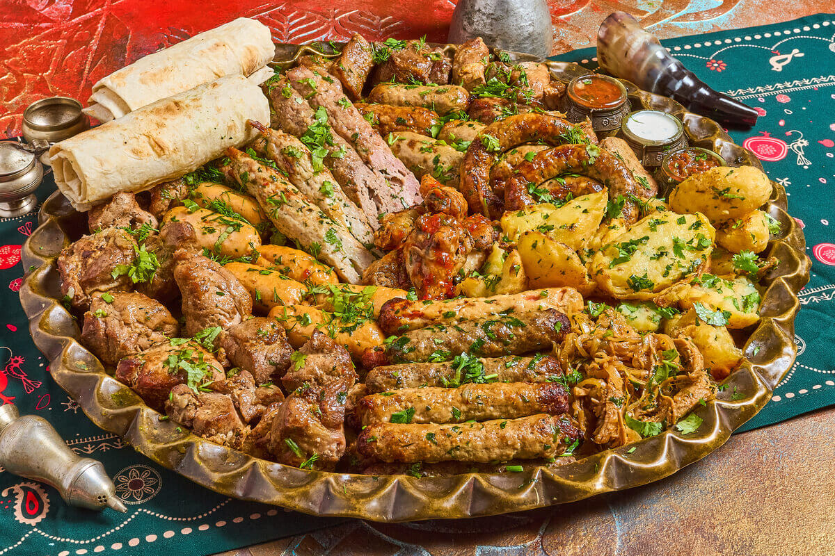 Мясное разнообразие "Картули"
